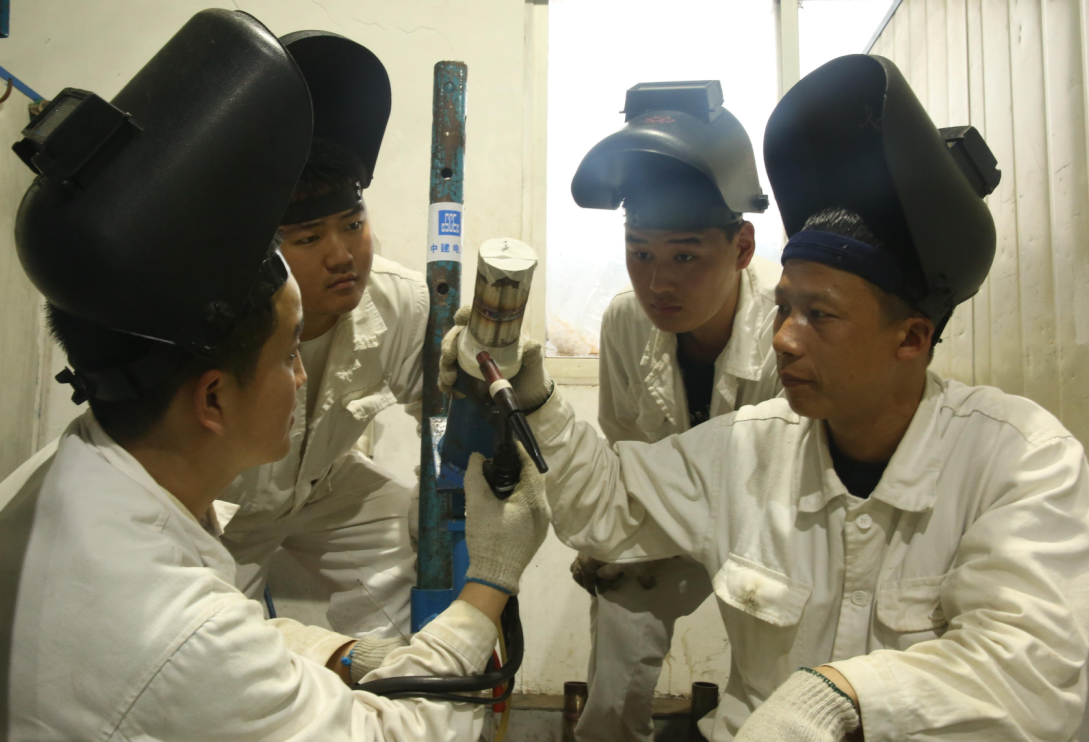 113b00b7-bb86-4287-b451-17e586d07f2e